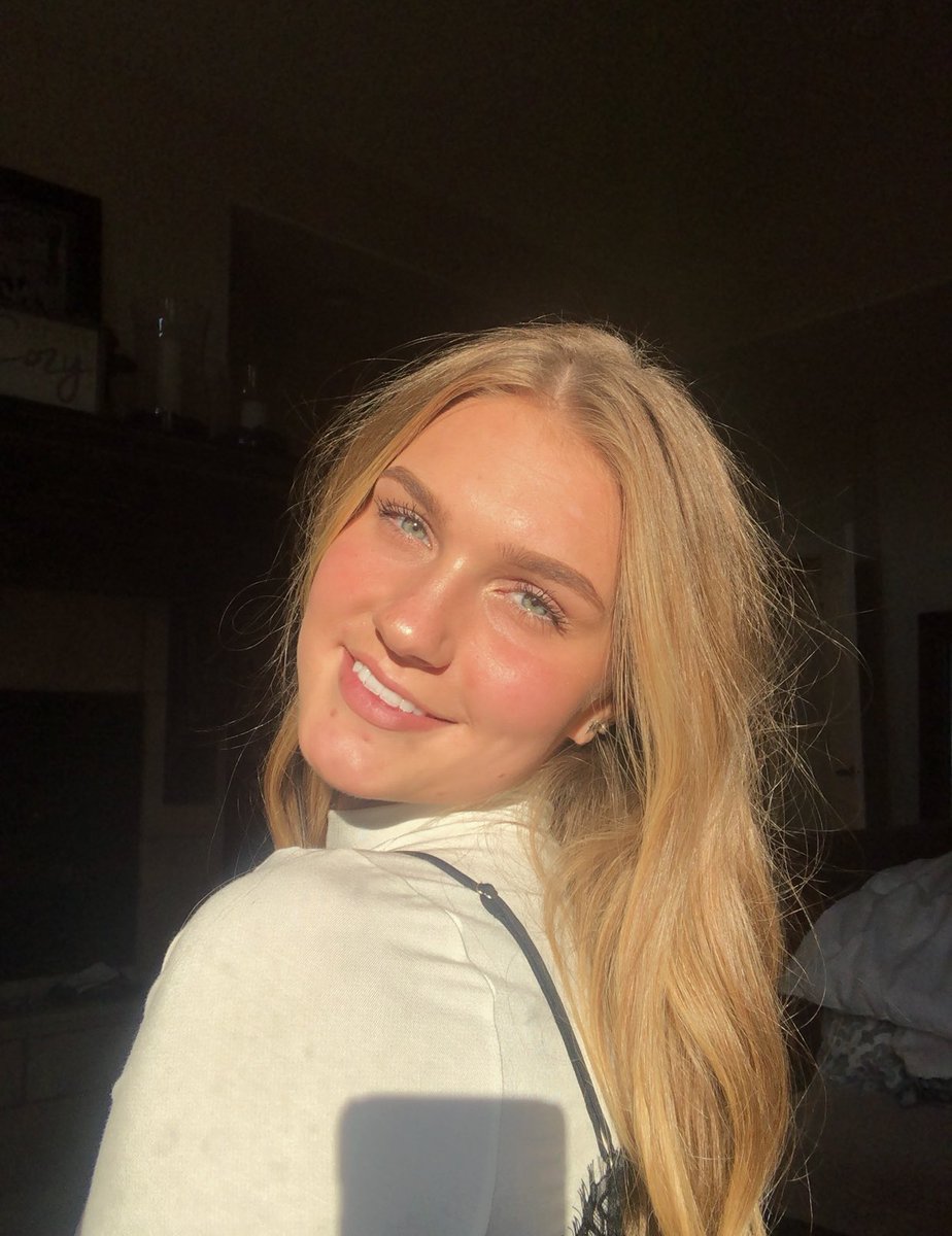 mekellmoss's tweet photo. sun hittin different https://t.co/lOvqlrQgVn