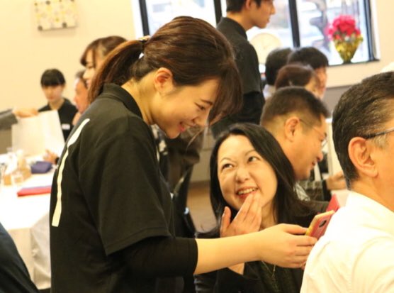 Food673's tweet photo. ☕️カフェ学科保護者会🍝

保護者の方に感謝の気持ちを『学習成果』で伝えました‼️

✨✨今まで支えてきてくれて✨
 ✨✨✨ありがとう✨✨✨✨

感動の詳細はこちら💁
https://t.co/ZWw8ycFm4v

#国際調理製菓専門学校
#カレッジリーグ https://t.co/Mk94xdmW91