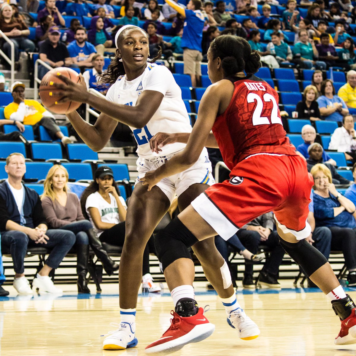 UCLAWBB's tweet photo. .@_itsmichaela has been named the @CSMadness National Women’s Basketball Player of the Week! 💪💯
#GoBruins | #UCLAwbb
https://t.co/cDdhEHB5R5 https://t.co/eTdgglkxWv