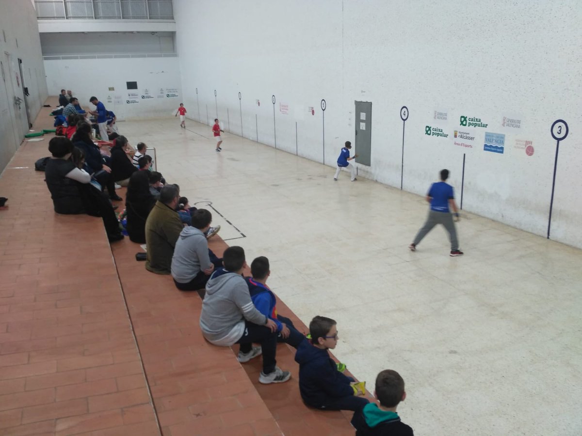 cpvpicanya's tweet photo. El dissabte passat ens vam presentar amb 3 emocionants partides. Els  benjamins i cadets s'enfrontaren a equips de l'escola d'Alcàsser de la  seua categoria i els dos equips del Club inscrits a l'Edicom  s'enfrontaren entre ells. https://t.co/nchkZ1E6U4