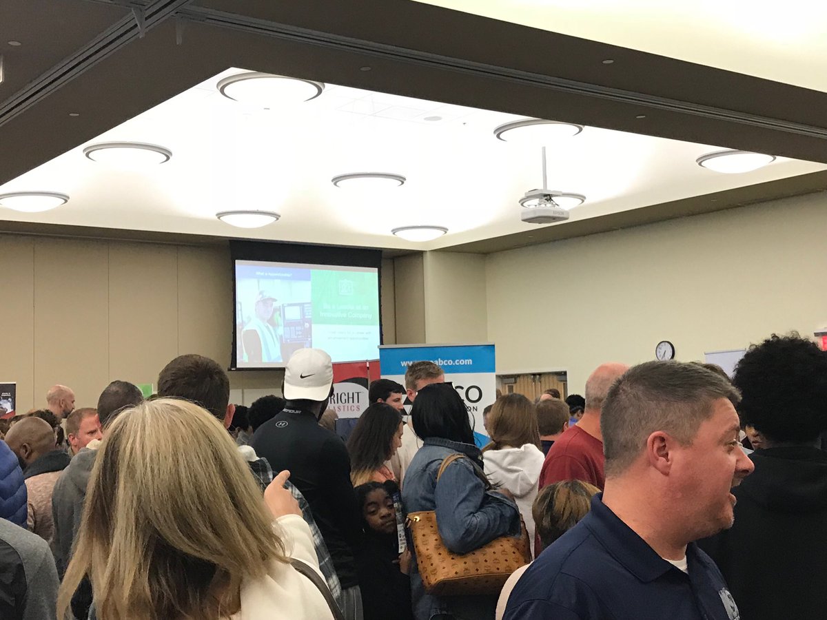 drpamhowze's tweet photo. At the @gapnc for GAP community event for @National_Fund #apprenticeship. Over 500 youth and parents are here! #apprenticeshipforward https://t.co/IW6LRiIM8A