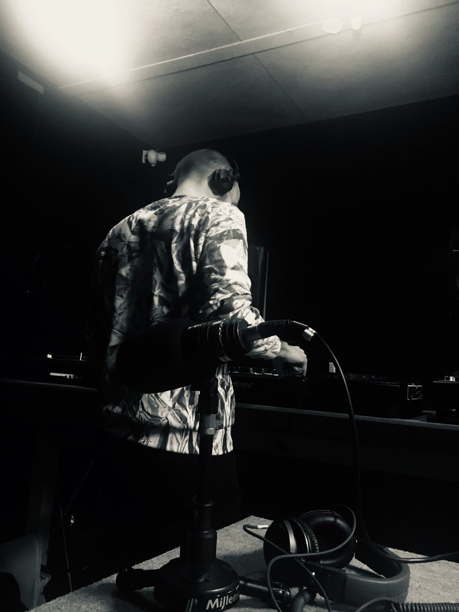 BamBamJam's tweet photo. Riff Ruff continue son exploration de la nuit parisienne avec le programmateur/dj/da/organisateur de soirées @Crame_ [House of Moda /JJ / Pardon]

https://t.co/QZAVzNxaCr https://t.co/3yLNvWhcBg