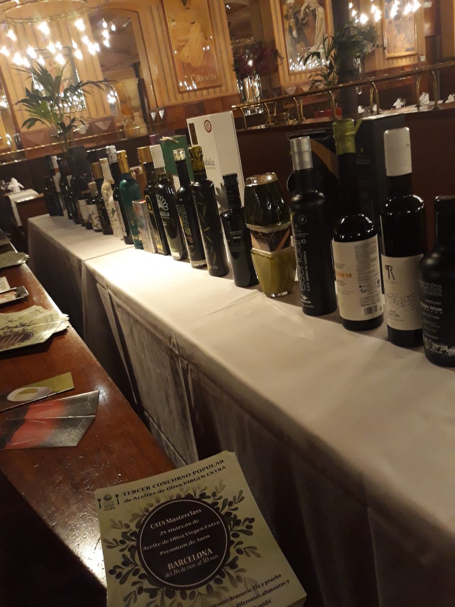COPEJaen's tweet photo. Desde el lunes 26 al 30 de noviembre COPE Jaén junto con COPE Cataluña, realiza el tercer concurso AOVE, este año en en Barcelona, en el restaurante Brasserie Flo. 

Participando 25 marcas de la provincia de Jaén. #premiospopularesdelAOVE https://t.co/xpD4Rygsnu