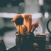 Portrait2point0's tweet photo. [ARTICLE] Maquillage : les faux pas à éviter sur votre photo LinkedIn

Pour en savoir plus : https://t.co/BmnqhnziRh

#maquillage #Photographie #sourire #beauty #naturel

©Raphael Lovaski https://t.co/EqfK7ntDPA