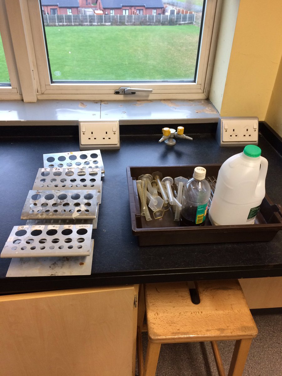 CMA_science's tweet photo. Practical circus of experiments all ready for our year 8's this morning. #Science #PracticalBasedLearning @CedarMountHigh https://t.co/yJTtMY1CNR