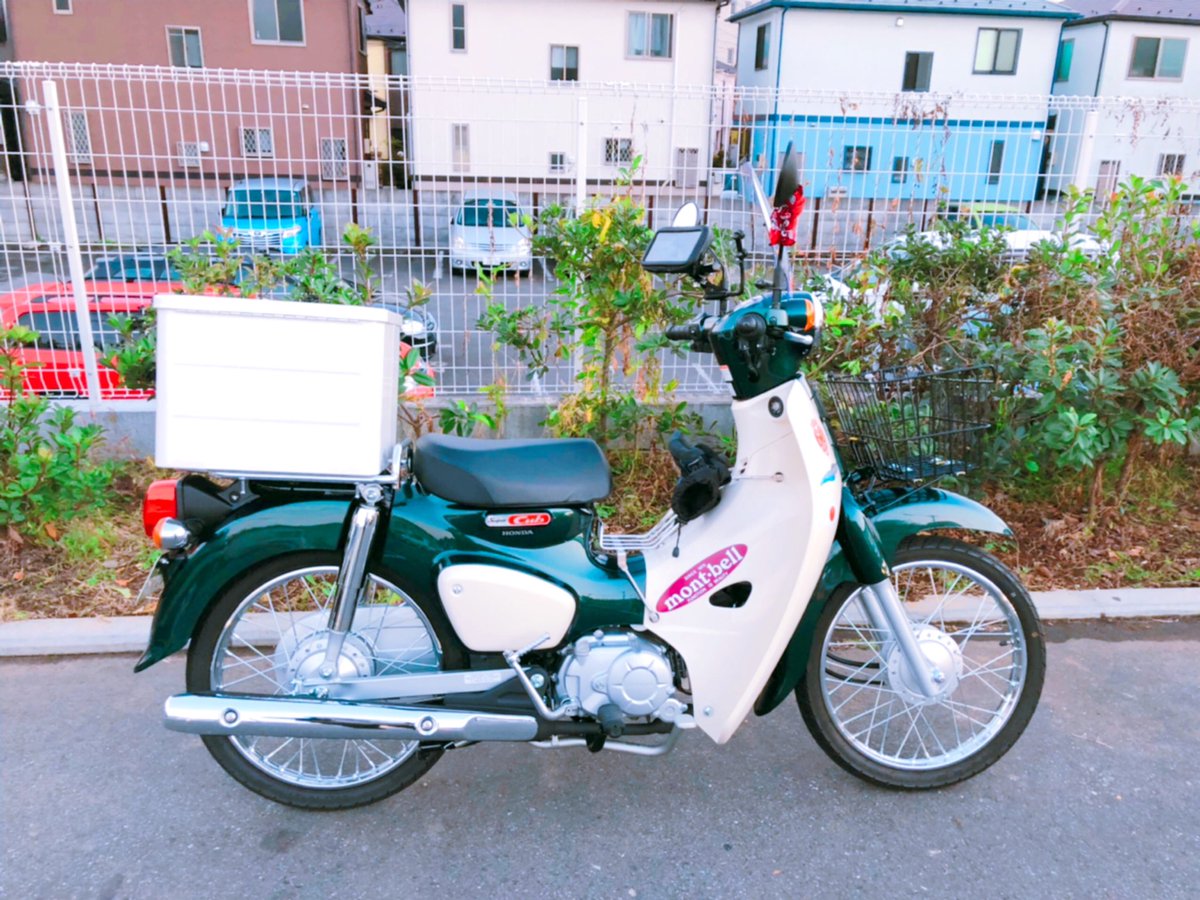 Daizu Pa Twitter 今日は仕事が早番で早く終わりました お願いしていたがパーツが届いたのでバイク屋さんへ行ってきました カブ にリアボックスが スーパーカブ スーパーカブ50 リアボックス