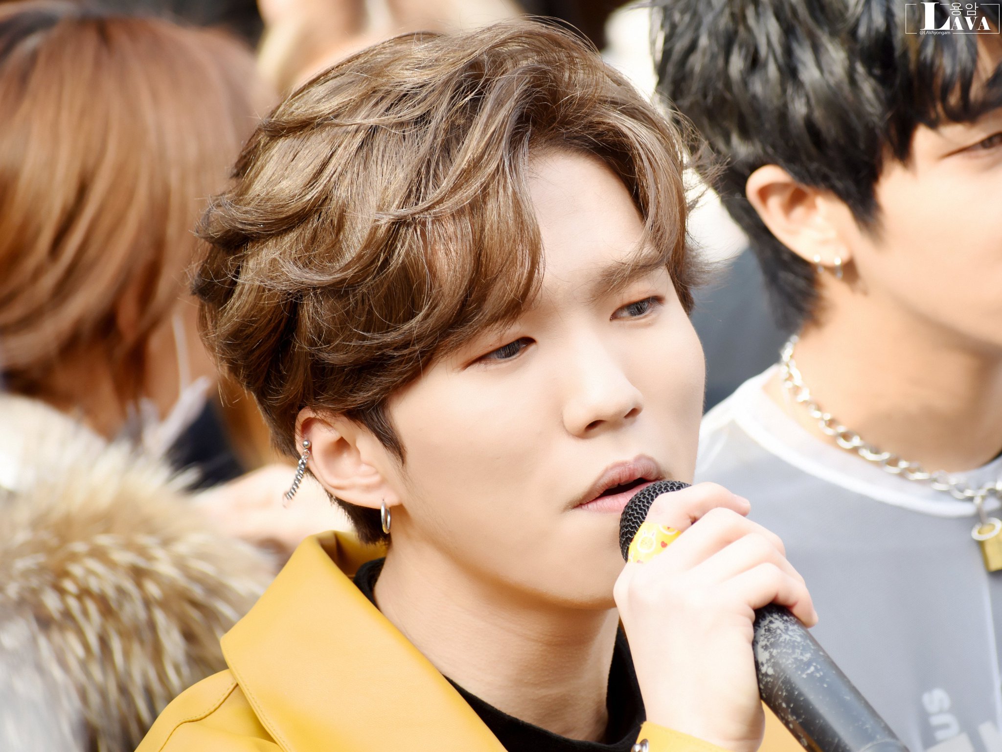 Ds_3bVpU8AA5U6V.jpg:large