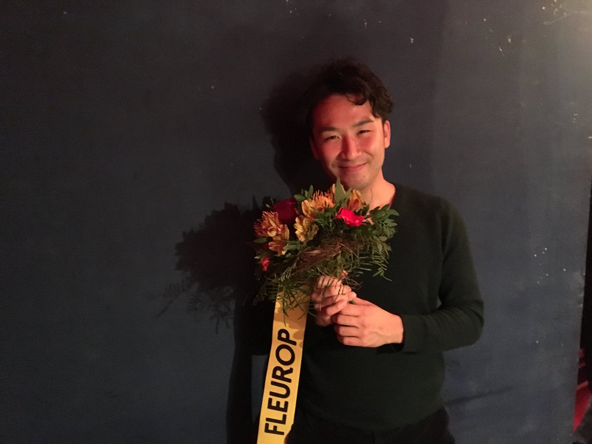 MochiJuggles's tweet photo. I got a flower present (^^)
Danke!!!
ショーの最後にお花を頂きました!
とってもいい香り!
ありがとうございます(^^)
#circusconelli #望月ゆうさく #flower #mochi #diabolo #zurich #サーカス #circusway #yusakumochizuki #agt #artist #cirque #ディアボロ #ジャグリング #mochipower https://t.co/4vLYhX8WjZ
