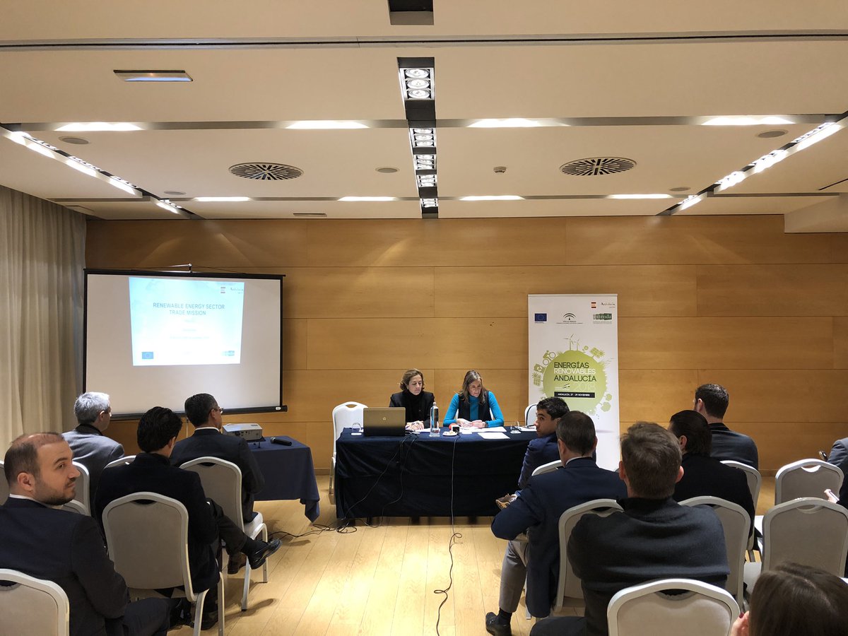 patricoonic's tweet photo. #EnergiasRenovable es el tema de la jornada de hoy de @extendajunta en @RiberaTriana y empresas procedentes de #Chile #México #Argentina #EmiratosArabes. Esta tarde resumen en video en @empresaexterior https://t.co/zRMLctcFrM