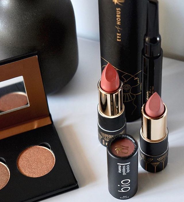 GlamourboxPH's tweet photo. One swipe for gorgeous plump lips💋Eye of Horus’ BIO lipsticks are the perfect holiday arsenal. 💕 Which shade are you adding to 🛒? @eyeofhorusph #eyeofhorusph #glamourboxph https://t.co/TySjVzo4hR