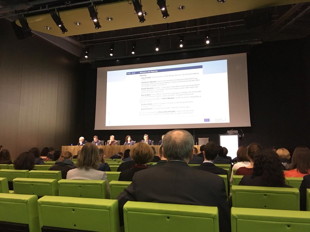 ScotlandEuropa's tweet photo. @SarahEnglishBXL @SEUPB Different perspectives on #EuropeanCollaboration from the team today who are also #NetworkingScotland in Warsaw and Bilbao https://t.co/GfvvfH2ANa