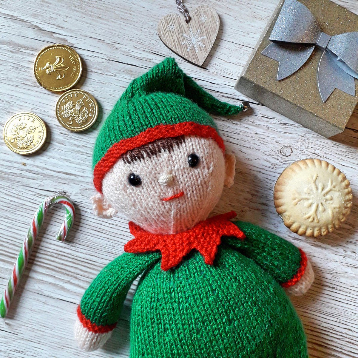 ClaireFairall's tweet photo. Jo-Jo elf, ready to pack his bag and jump into a Christmas Eve box!!( I think he's forgotten a carrot for Rudolf!) https://t.co/vPJUSuUfMW  #knittersofinstagram  #Ravelry #paintboxyarns #onmyworktable
#knittingpattern #knitdolls #Elfdoll #Christmasevebox #Christmasevegifts # https://t.co/u8z5yeR1QP