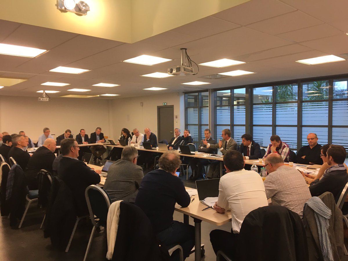 Le comité de Direction AXA Nord Est invité dans la Maison des Agents AGEA pour échanger avec le Conseil Régional Élargi Nord Est ( Bureau et délégués départementaux ) lors d'une Commission Générale Régionale !!!