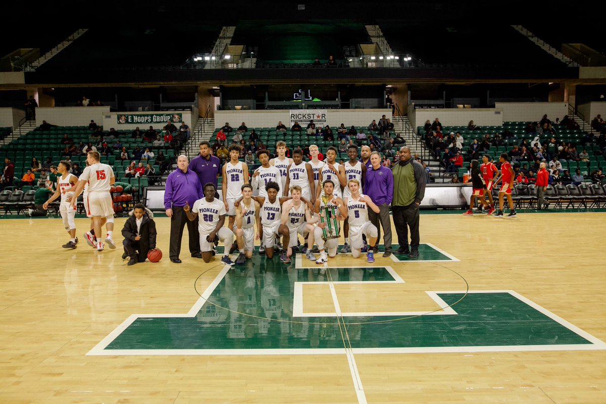 313Ferg's tweet photo. #YPSITipoffClassic Winners 
@_lhsbasketball 
@DEPSA 
@AAPioneerHoops and UPrep 🏀 https://t.co/dPHB8fIKVu