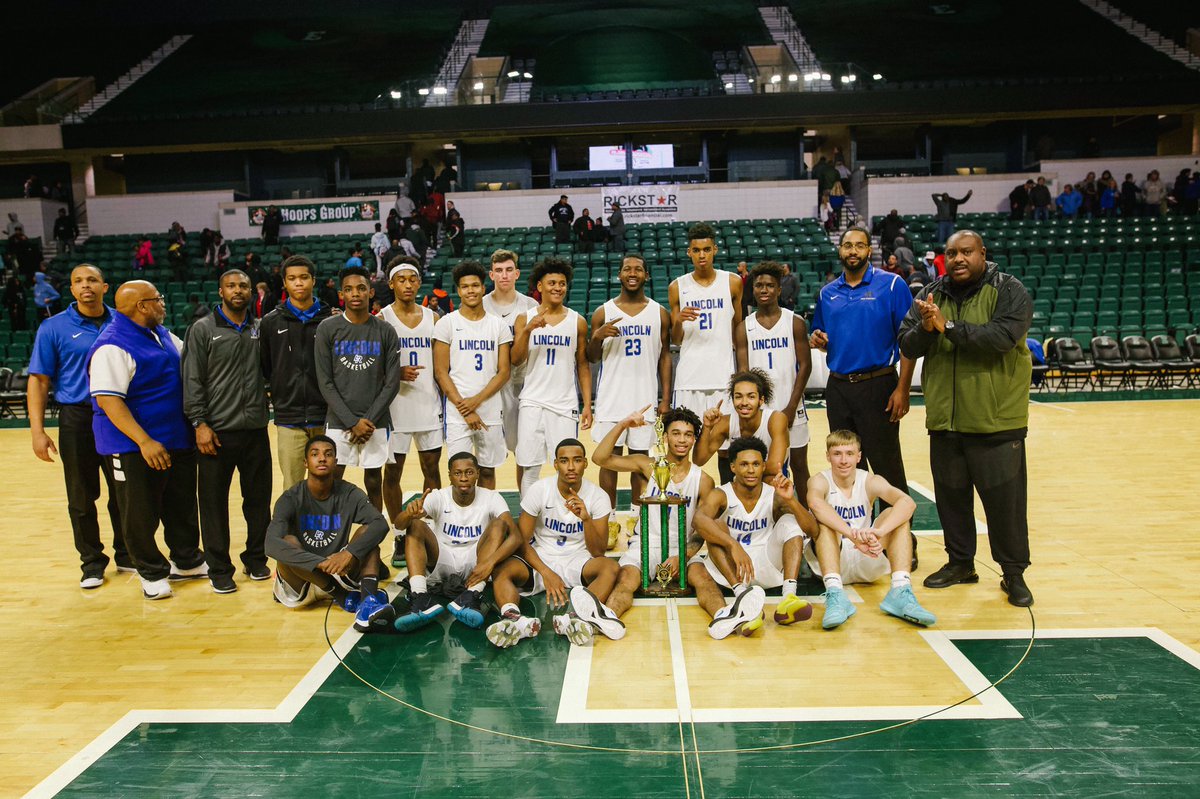 313Ferg's tweet photo. #YPSITipoffClassic Winners 
@_lhsbasketball 
@DEPSA 
@AAPioneerHoops and UPrep 🏀 https://t.co/dPHB8fIKVu