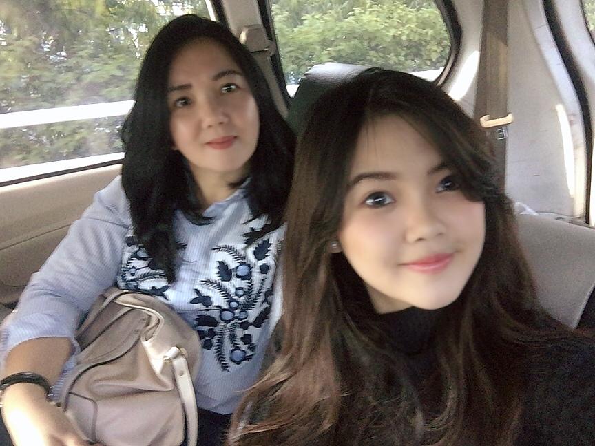 Tdnya mau besuk orng sakit ke Bogor ..ternyata orng yg mau dibesuk udah sembuh..jdlah kita nongkrong berdua 😀😁