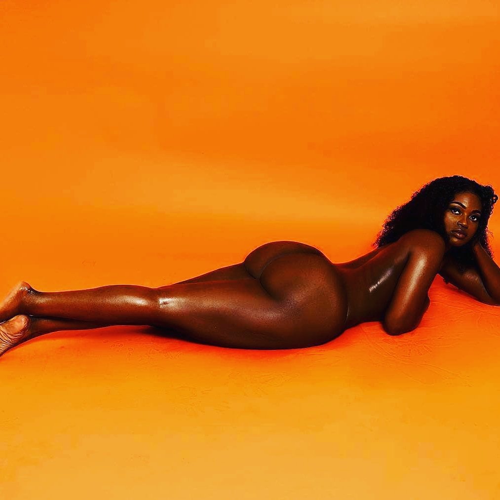 voitbrand's tweet photo. Melanin #Dubai7s #Kenya7s #Nairobi #NationalCakeDay #TuesdayMotivation #Texans #TitanUp #modeling #fashion https://t.co/Y9LGr2fmK8