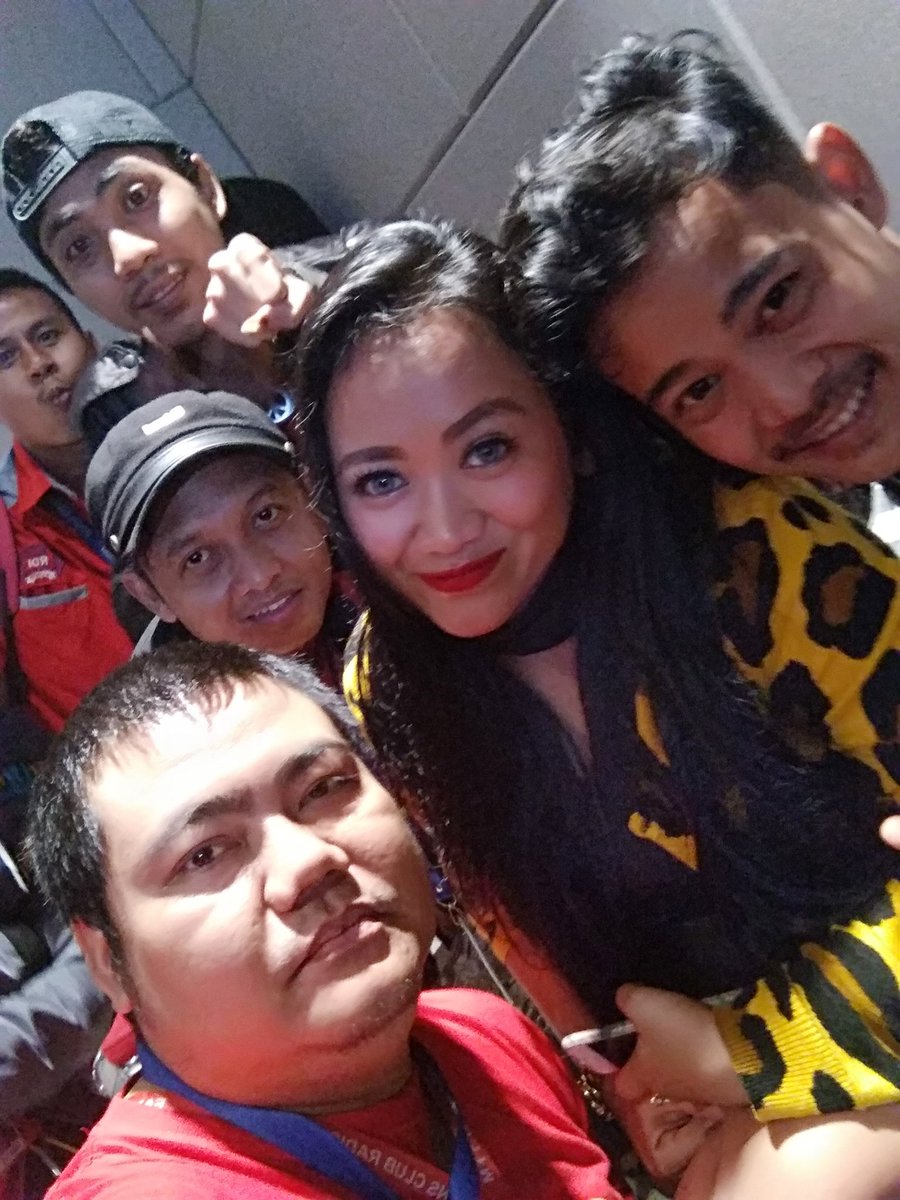 Yudhi Gendut971 (@yudhi_gendut) on Twitter photo <a href="/rdi971/">97.1 FM RADIO RDI JKT</a> #ldr siang k <a href="/ea_minteva/">EA MINTEVA</a> yg blaem2 d play air jahat <a href="/ellynoor11/">elly noor</a> slmnya @rezacasmita1
<a href="/Ratmangondhez1/">Ratmangondhez</a>
@NheyRA_ATni
<a href="/NenengDarmayan5/">Neneng Darmayanti</a>
<a href="/yaniroyani39/">๐นYaniMoci๐น</a>
<a href="/afhika_azhara/">AFhika ๐
ฐzhaRa</a>
<a href="/Aprilia92355458/">Aprilia</a>
<a href="/Anggie_ch4nd/">Anggie anasstasya</a>
<a href="/iffazakiaa971/">โค๏ธ I F F a H _ S u B e k T i โค๏ธ</a>
<a href="/putra_ciung/">putra ciung wanara</a>
<a href="/FansClubRDI971/">Fans Club Radio RDI 97.1 Fm</a>
@IdhuyC
<a href="/Uje8323/">Uje Anak Embok Kasih</a> Mksh k <a href="/rdi971/">97.1 FM RADIO RDI JKT</a> #ldr siang k <a href="/ea_minteva/">EA MINTEVA</a> yg blaem2 d play air jahat <a href="/ellynoor11/">elly noor</a> slmnya @rezacasmita1
<a href="/Ratmangondhez1/">Ratmangondhez</a>
@NheyRA_ATni
<a href="/NenengDarmayan5/">Neneng Darmayanti</a>
<a href="/yaniroyani39/">๐นYaniMoci๐น</a>
<a href="/afhika_azhara/">AFhika ๐
ฐzhaRa</a>
<a href="/Aprilia92355458/">Aprilia</a>
<a href="/Anggie_ch4nd/">Anggie anasstasya</a>
<a href="/iffazakiaa971/">โค๏ธ I F F a H _ S u B e k T i โค๏ธ</a>
<a href="/putra_ciung/">putra ciung wanara</a>
<a href="/FansClubRDI971/">Fans Club Radio RDI 97.1 Fm</a>
@IdhuyC
<a href="/Uje8323/">Uje Anak Embok Kasih</a> Mksh k