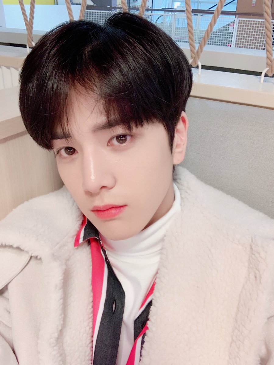WE_THE_BOYZ's tweet photo. (영훈) 사진 방출 
comeback D - 2 https://t.co/hTLcLBVFWR