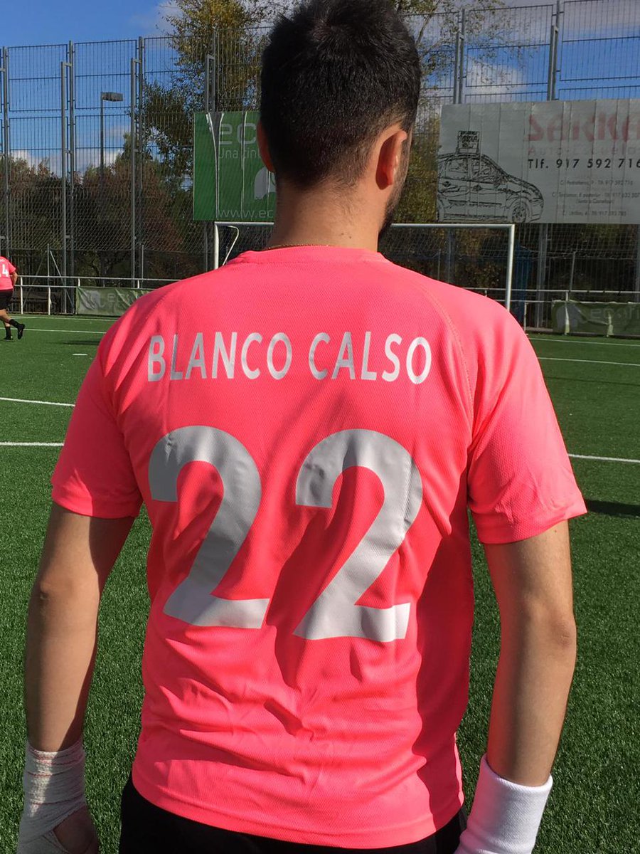 JaviYMar's tweet photo. Nuestros chicos ayer lucharon hasta el último segundo y empataron 3-3 frente al equipo de periodistas freelance en la @LigaMediosF7, ¡dos goles de @Jimeno  y uno de nuestro técnico @BlancoCalso! ¡Enhorabuena, chicos! https://t.co/INc2H3nQFs