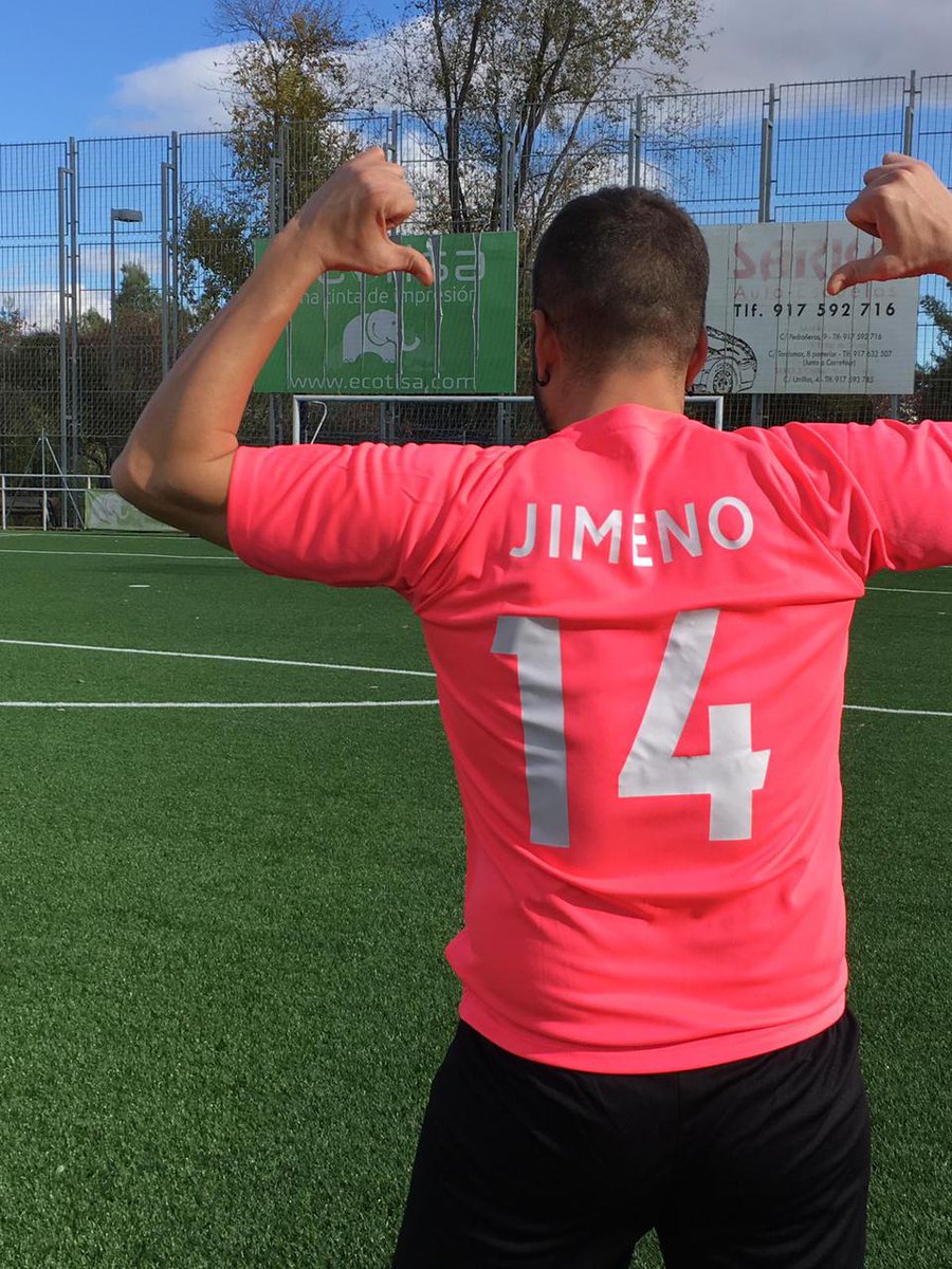 JaviYMar's tweet photo. Nuestros chicos ayer lucharon hasta el último segundo y empataron 3-3 frente al equipo de periodistas freelance en la @LigaMediosF7, ¡dos goles de @Jimeno  y uno de nuestro técnico @BlancoCalso! ¡Enhorabuena, chicos! https://t.co/INc2H3nQFs