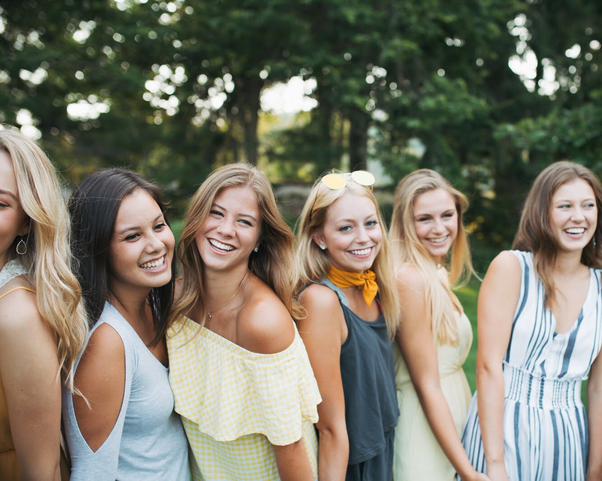 LET’S DO THIS.
#GivingTuesday is officially underway! We need 1,895 donors to give $15 or more before midnight to reach our goal! Start us off strong. Invests in your Sisters. And share, share, share! give.chiomega.com/givingT