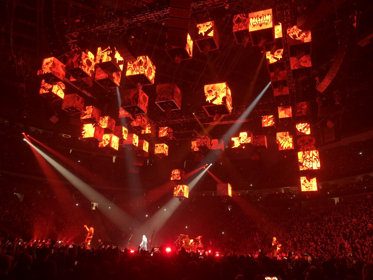Metallica's tweet photo. The crowd is roaring here in Vegas!  After Creep, the show continued with Bellz, Fade, Rob &amp; Kirk’s Viva Las Vegas doodle, Lites &amp; Fuel!  The drones take off next...! https://t.co/WoX3a964lB