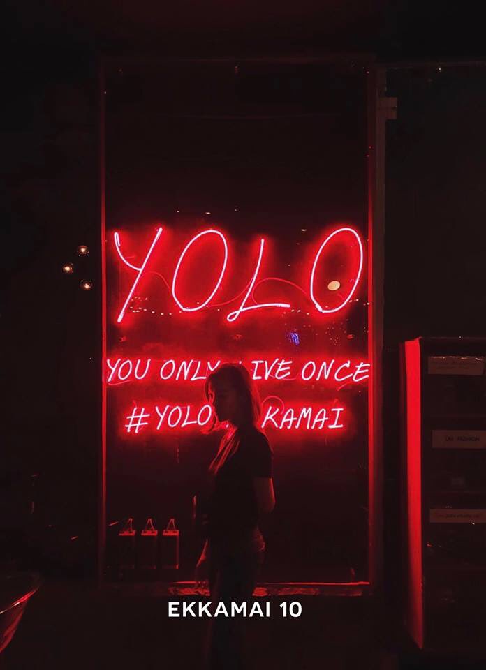 ThaNudChim's tweet photo. บาร์เปิดใหม่ในเอกมัย ซอย 10
นางชื่อ Yolo Ekkamai ในเวิ้งโบราณ ต���นนี้มีบุฟเฟ่ต์เบียร์ด้วย 399 บาทเอ้ง ทั้งคืนนะเลิศ นางมี ที่ shot ที่ drop สีลงไป���้วยสวยดี แถมเพลงดีมีดนตรีสด้วยๆ แนะนำรวมแก๊งค์ค่ะ ของคาวก็มี อันนี้อร่อยมากอี มาม่าต้มยำหม้อไฟน้องชอบ รีบไปตำ

#อร่อยบอกต่อ @aroii https://t.co/zNM4VRhWii