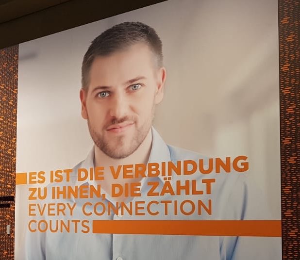 SchmidtmeyerS's tweet photo. Guten Morgen @spsipcdrives Unser @TEConnectivity Expertenteam auf dem Weg Halle 10.0 Stand 440 #sps_live Wir freuen uns auf Sie #everyconnectioncounts https://t.co/tGWFBVFrl5