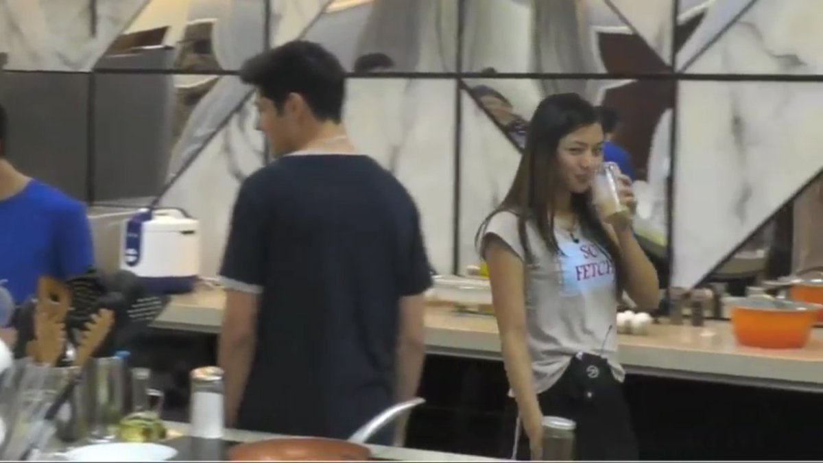 JelayBeatsOFC's tweet photo. Jelay be like: Yung moment na kinausap ka ni crush kunwaring wala lang tapos pag lagpas mo sa kanya kilig na kilig ka!!! Ewan ko na lang sayo Jelay.
#JELAYNATICS https://t.co/qnYEIic7DT