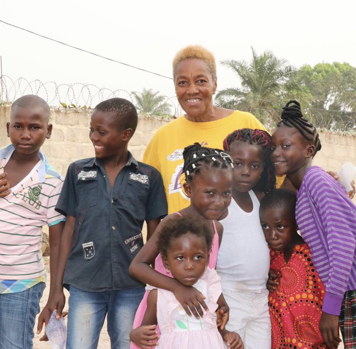 marcbolanschool's tweet photo. Can  you help us spread the light of love this giving Tuesday? Any donation will help to give the children of #Makeni the chance to dance. There is a donation button on our website  and our Facebook page. Thank you for your support ❤️KALMIYH #MARCBOLAN #GivingTuesday #gloriajones https://t.co/sON7YfJzRG
