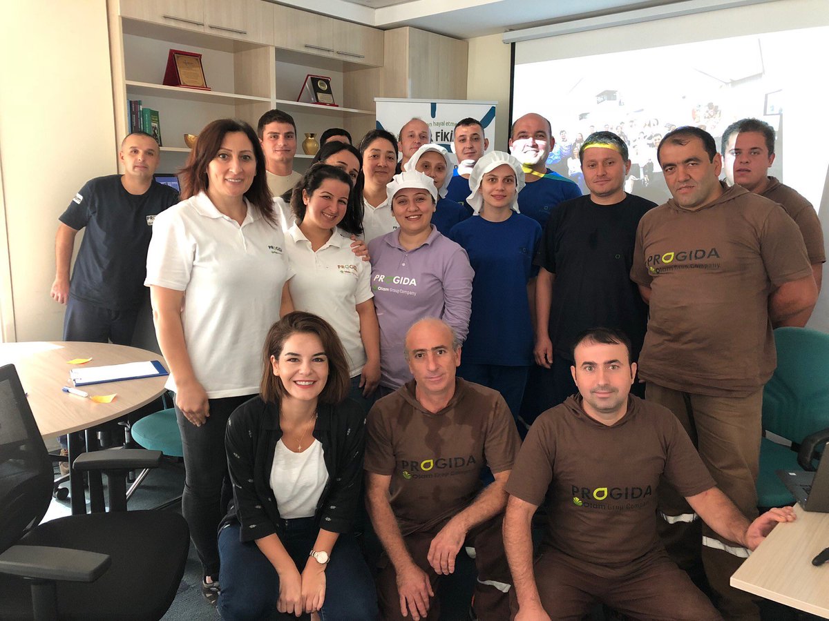 ofiturkiye's tweet photo. Tarım yöntemlerini geliştirmek, üreticilerimize daha uygun koşullar sağlamak ve daha iyi bir doğa için yeni fikirler ortaya çıkardığımız çalışmalarımıza Kocaali, Ordu, Piraziz ve Samsun fabrikalarımızda devam ediyoruz. #reimagineers #progıdaolam https://t.co/X1aFZW5Di7