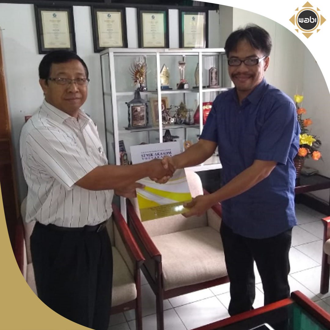 kamiwabi's tweet photo. Pada hari ini 27 November 2018, dilangsungkan penandatanganan MoU dengan STMIK AKAKOM terkait dengan pengembangan sistem informasi
.
#sisteminformasi #STMIKAKAKOM #MOU #wabiteknologi #kamiwabi https://t.co/ZA4RG0mV7a