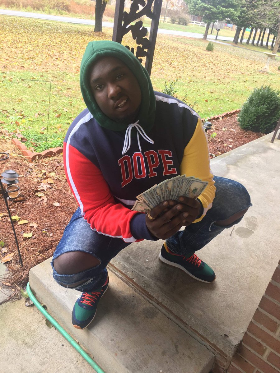 NextStop_ThaTOP's tweet photo. Money Make You Greedy When You Starving 🗣️💪🏾💰 https://t.co/QkS7cfvcR6