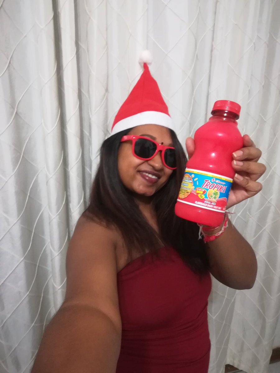 denise_tf's tweet image. I love Somizi, his fashion and style is awesome #TropikaSmoothFan keeping it fresh with my favourite flavour #CoolRed #MerryChristmas entered via watsapp 🤞🤞🤞🤞
