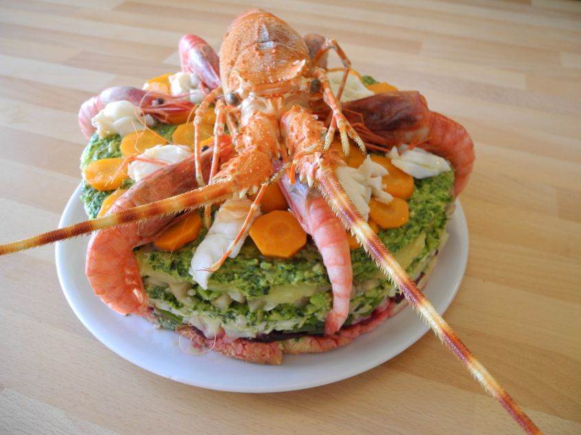 Enjoy The Yummiest Cappon Magro -  The King Of Italian Riviera Seafood Salads

#LarryNoodles #Food #Chef #CapponMagro

Visit- larrysnoodles.quora.com