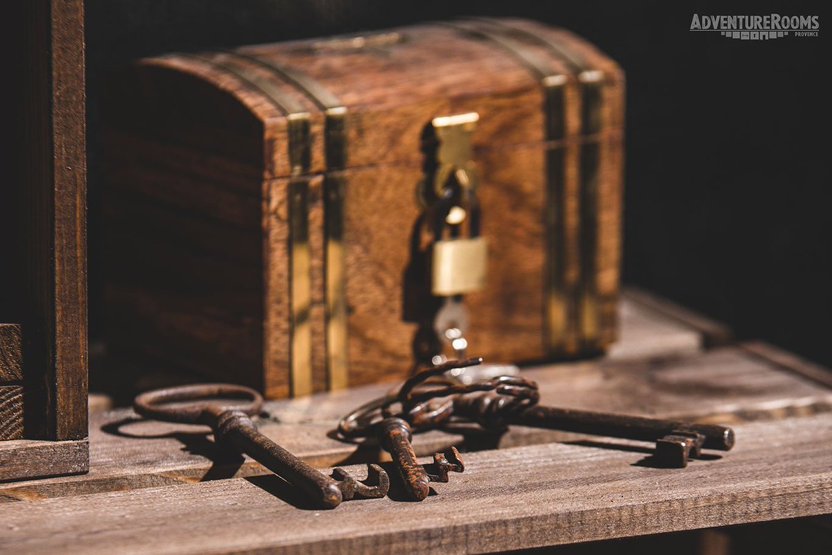 levarois_'s tweet photo. ACTIVITÉ : J'ai vécu une expérience de folie chez @adventureroom83 avec le scénario de l'Île Maudite. Je vous raconte tout ça sur le blog (et vous offre un CODE PROMO !) https://t.co/u4DpprjAUm https://t.co/5JCOG9DeFu