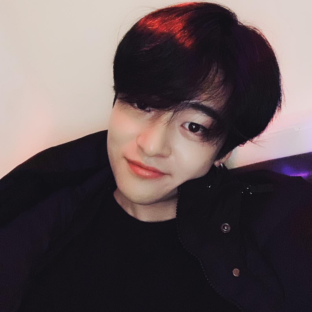AllrounderJS's tweet photo. 181127 섭스타그램

절경이고.. 장관이고... 신이 내린 선물이네여...!!! https://t.co/LJQBwe3VjV