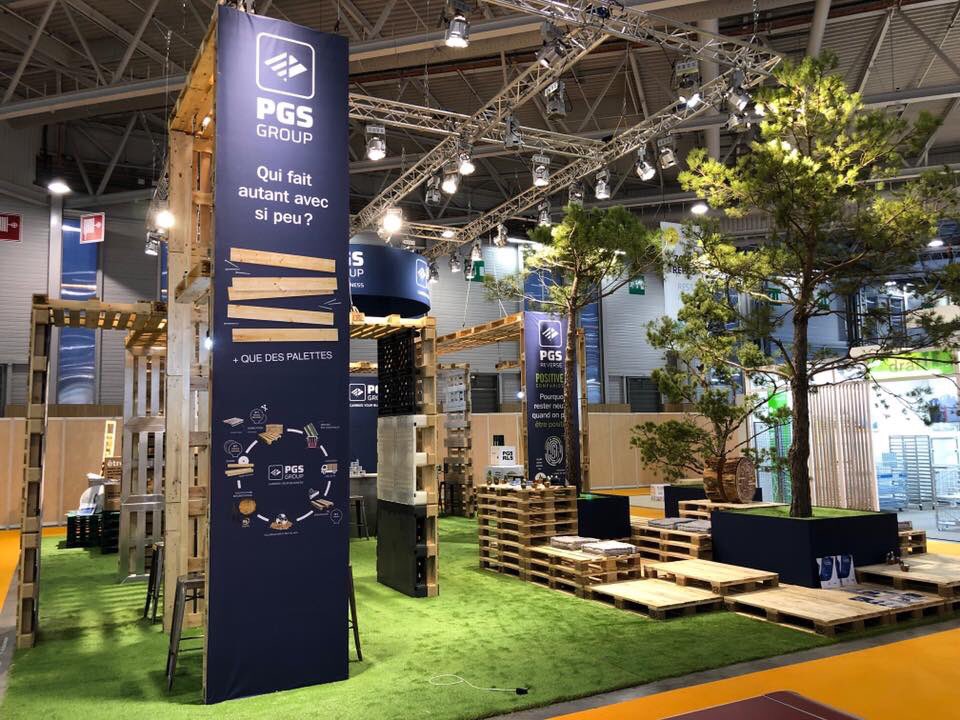 GroupePGS's tweet photo. 🌲 Plus que de simples palettes !!! 🌳Qui fait autant avec si peu ? @GroupePGS @PgsReverse 💪 Come at #ALL4PACK #Paris and discover our new logo! Booth 7B178 #yeswewood #carriesyourbusiness #woodthatcarriesyourbusiness #day2 #plusquedespalettes #sustainability #pgspeople #pgsteam https://t.co/yDxoAutJTw