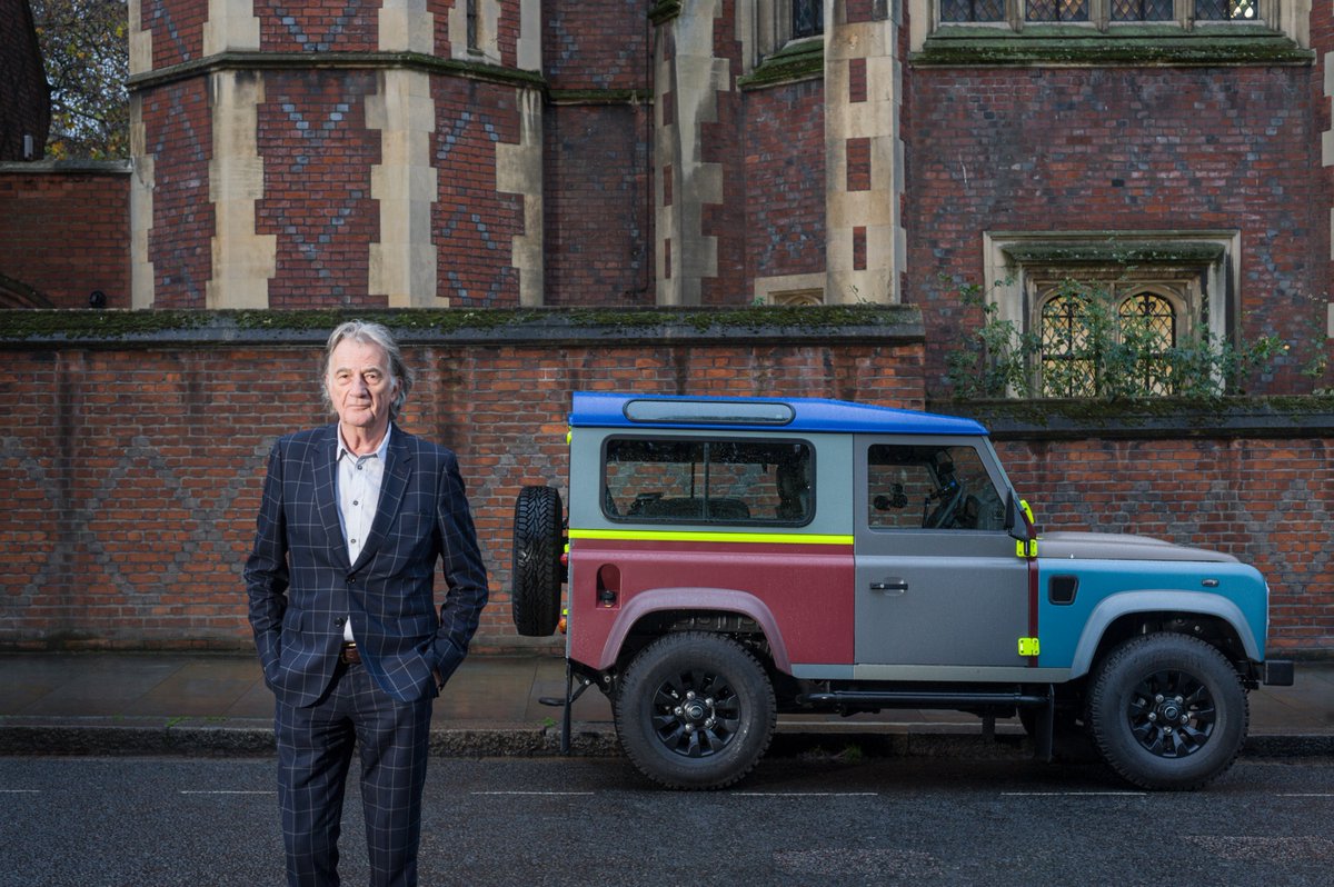 かつて、ポール・スミスとLandrover社がコラボレーションし特別に製作