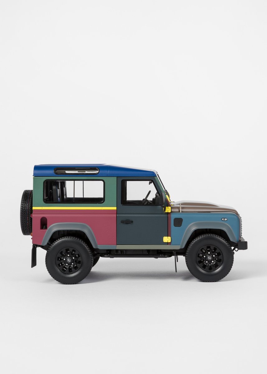 かつて、ポール・スミスとLandrover社がコラボレーションし特別に製作