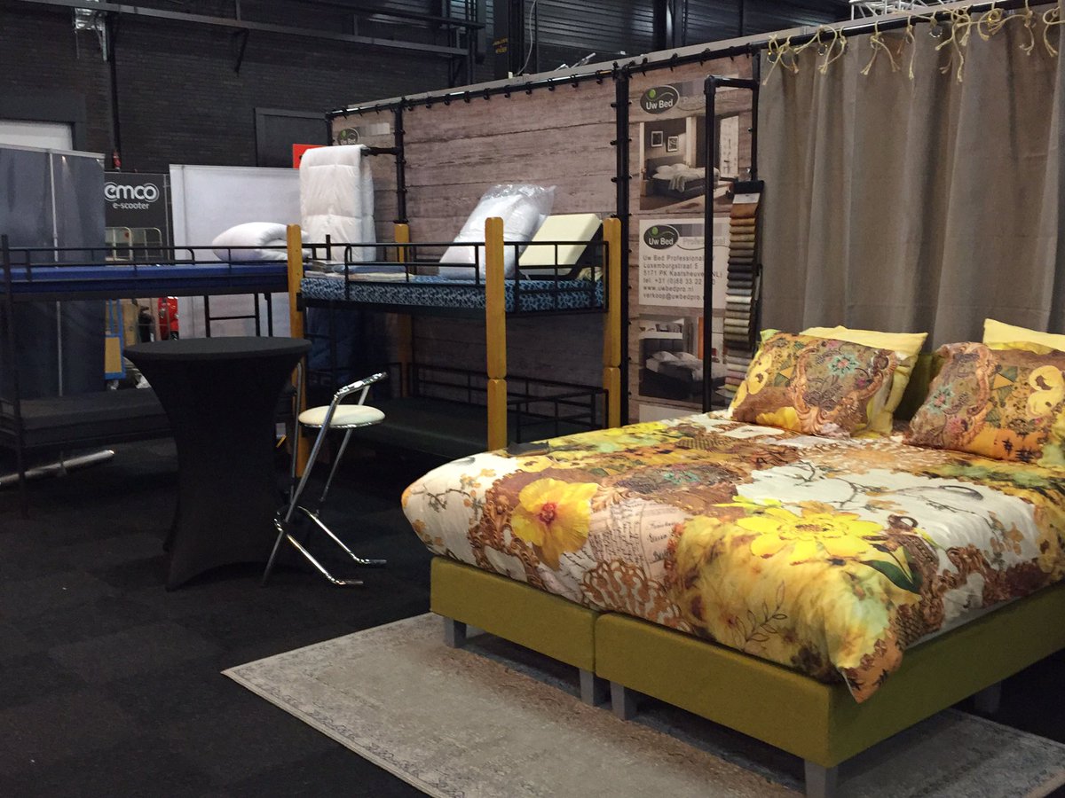 UwBedPro's tweet photo. Vandaag, 27 November gaan we weer van start met de #recreatievakbeurs in Hardenberg. Onze 9e editie alweer. Met veel nieuwe inspiratie en innovatie staan wij weer vanaf 12:00 uur klaar. Vandaag introduceren wij ook ons #DuurzaamSlapen concept. Boxsprings die langer meegaan. https://t.co/SD2JKobxVP