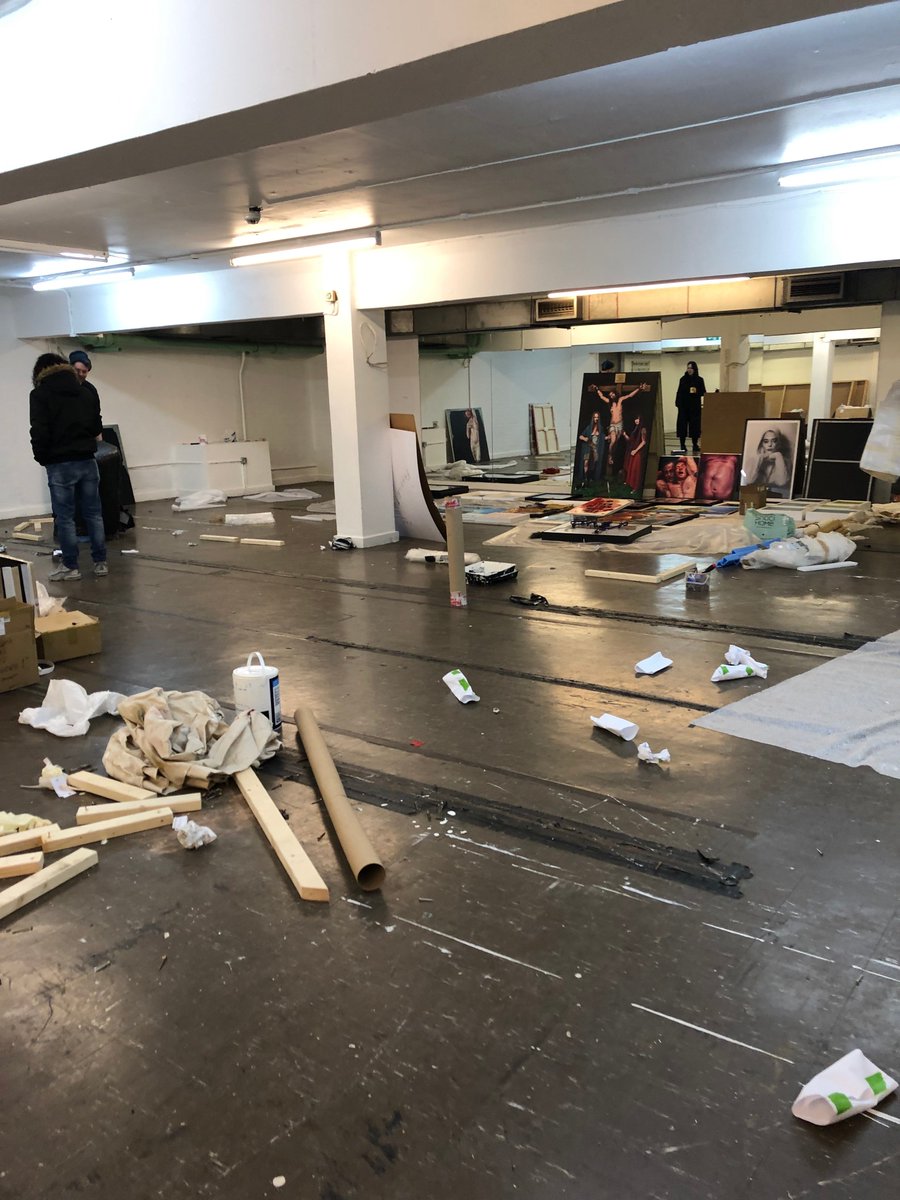 evelynartfactor's tweet photo. The end of the show #modernpanic by @guerrillazoo looking forward to being involved in some new ones in 2019, #TheRealEvieJ https://t.co/TTz6SKFLPS
