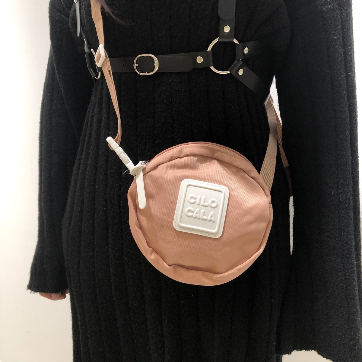 Daily_russet's tweet photo. 【上大岡店】BLOG更新!
CILOCALA☆ショルダーバッグ(・∀・)
#デイリーラシット #デイリーラシット上大岡店 #dailyrusset #CILOCALA #シロカーラ #ショルダーバッグ
https://t.co/2G2j4brjPI https://t.co/XNt6L0QZre