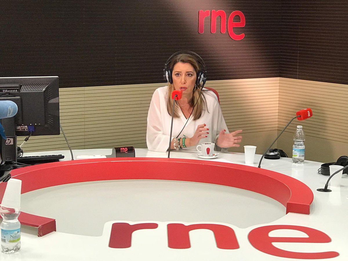 psoedeandalucia's tweet photo. 🔴📻 @susanadiaz en @rne: “Para mejora del #empleo contaremos el apoyo de un presupuesto expansivo, récord de PIB y exportaciones. Ese crecimiento económico y estabilidad ha ayudado a bajar el paro en medio millón de personas en los últimos años”

#MásAndalucía #SusanaDíazRNE https://t.co/MiCvo04HBb