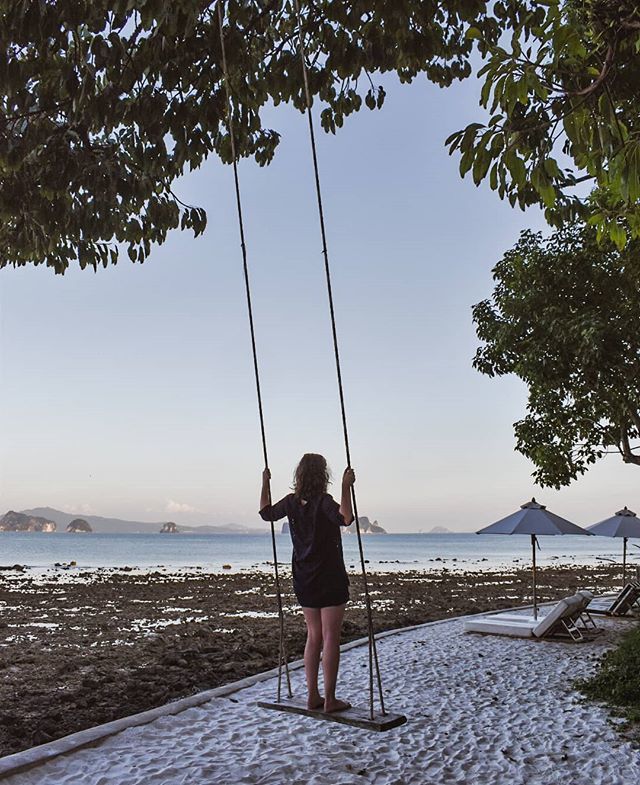 Swinging on into the sunset... Our stay @capeandkantary Cape Kudu, a member of @smallluxuryhotels, has been amazing! A beautiful pool villa, a slice of a perfect beach, delicious food and friendly service. Don't make us leave?! #SLHInvited ift.tt/2FGNnrC