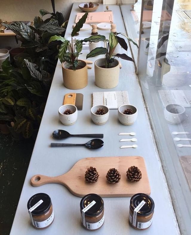 dorandtan's tweet photo. In love with this photo of @nookshop_uk's winter window display! Full of beautifully curated homeware goodies and nestled in there are lots of our ceramics too! -
-
-
#cornersofmyworld #aslowmoment #cornersofmyhome #thesimpleeveryday #howyouhome #rustich… https://t.co/FHM0XOe4r6 https://t.co/59J0KffHt4