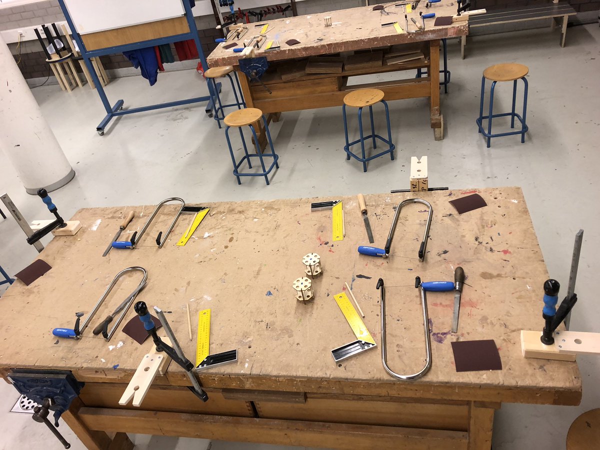 rvcdehef's tweet photo. Op @rvcdehef is het proeven van vakkundig onderwijs met 350 PO-leerlingen.#makerschap #vakmanschap https://t.co/P02pHlBlZH