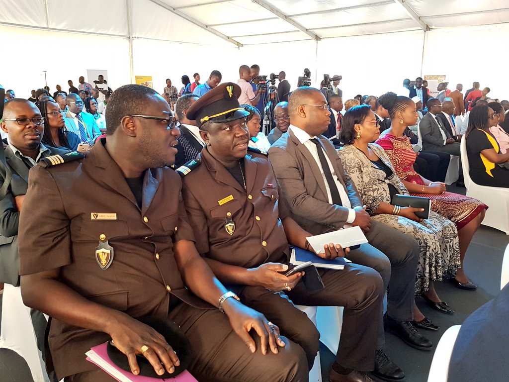 AurelieASZ's tweet photo. Bienvenue au Forum International #AFROTECH2018 ce 27 novembre 2018 à la Place de la Réconciliation à #Cotonou avec une présence remarquée des acteurs du numérique béninois, africains et internationaux. #Gouvbenin #BeninNumerique #Wasexo #SENUM2018 @Benin_Numerique @assibenin https://t.co/bXRmF5xB6u