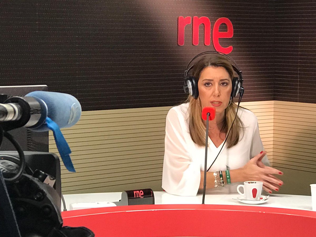 psoedeandalucia's tweet photo. 🔴📻 @susanadiaz en @rne: “El 28% de la facturación de parques tecnológicos de #España está en #Andalucía”

#MásAndalucía #SusanaDíazRNE https://t.co/AIMjiQQ6yo
